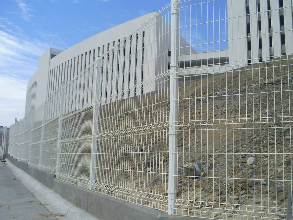 Rejas de acero en ventanas residenciales